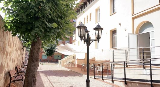 terraza exterior residencia Ángelus